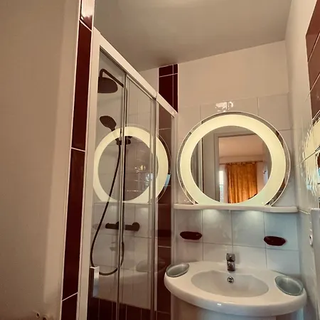 Maison Foret Et Piscine, Les Mas De Vertmarines