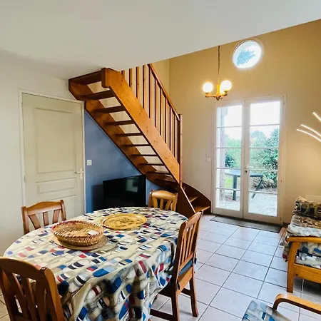 Maison Foret Et Piscine, Les Mas De Vertmarines 度假居