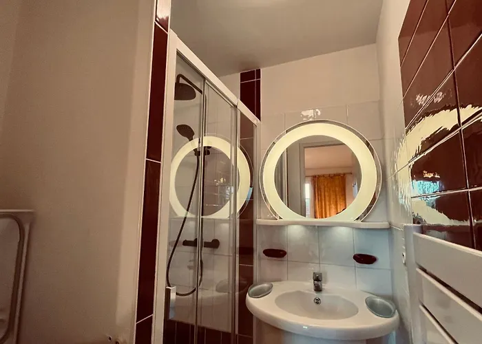 Maison Foret Et Piscine, Les Mas De Vertmarines